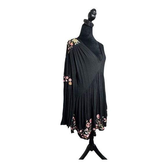 FREE PEOPLE Te Amo Mini Dress XS Babydoll Bell Sleeve Floral Embroidered Black - Picture 1 of 10